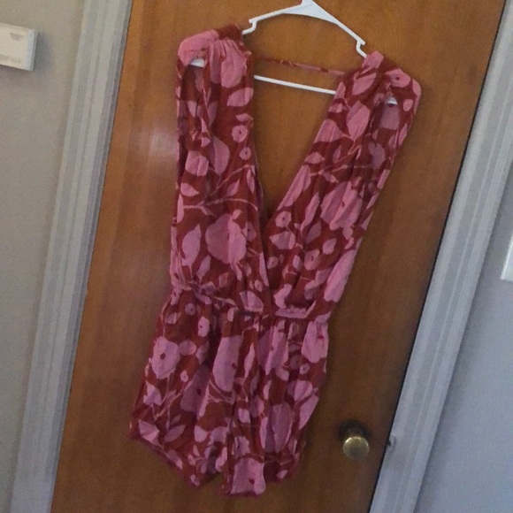 Billabong Romper - Picture 2 of 3